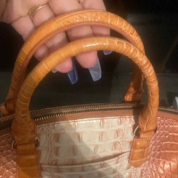 Woman’s Brahmin Authentic Bag - Picture 5 of 6